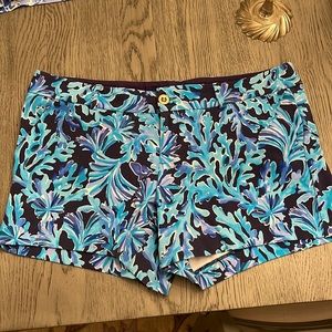 Good used condition Lilly Pulitzer shorts size 16